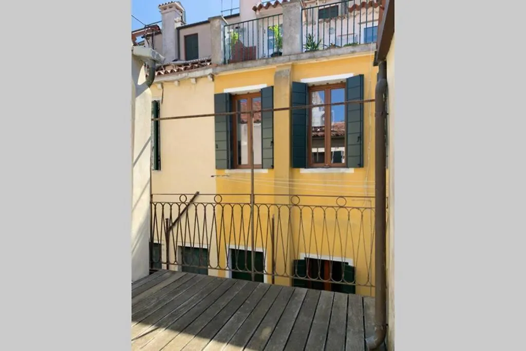 Amazing Modern Design Home, Campo Dei Mori. Wifi Venice Italy