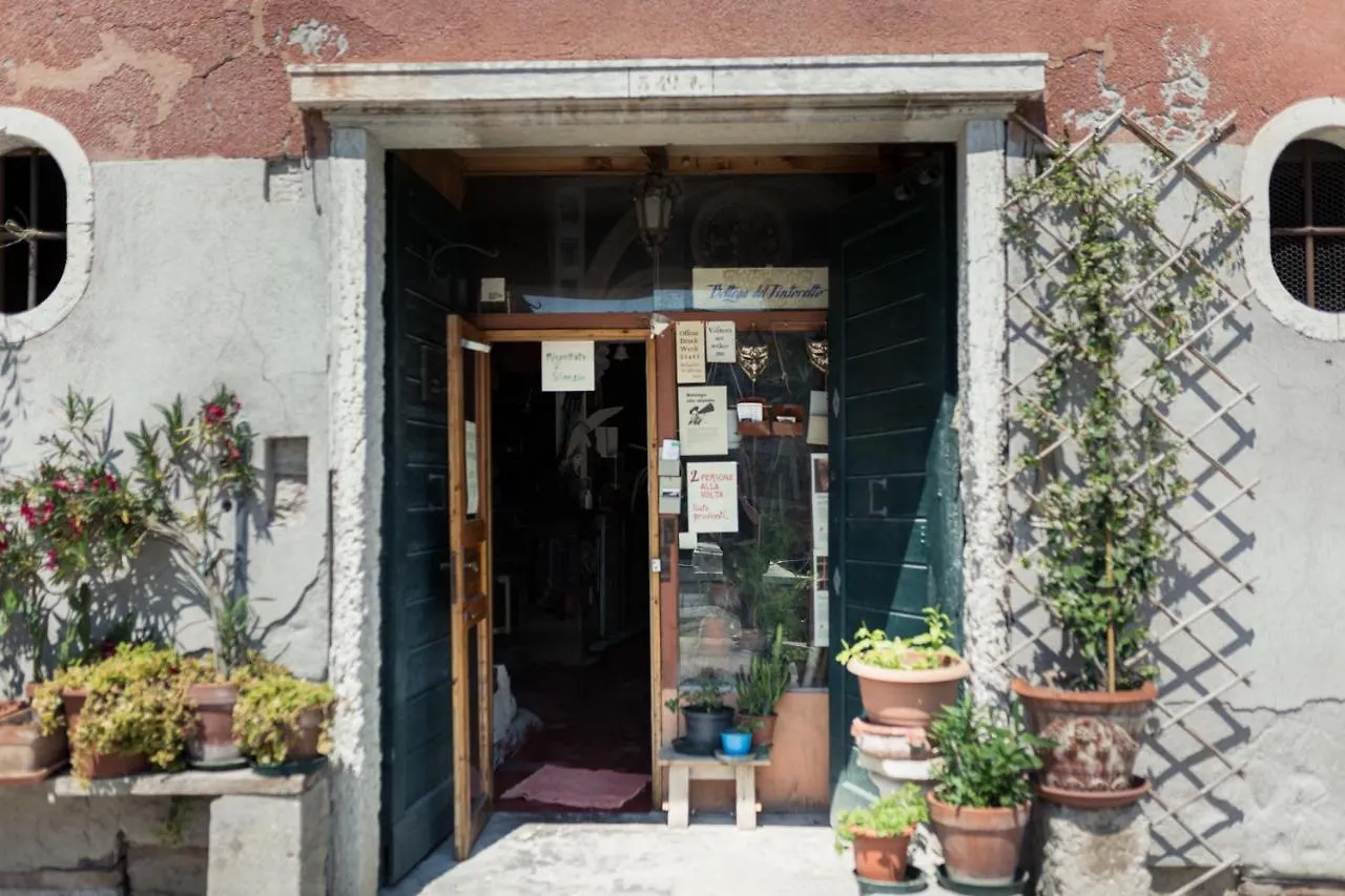 Apartment Amazing Modern Design Home, Campo Dei Mori. Wifi Venice Italy