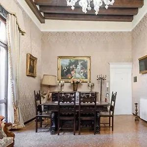 casa-valier.hotelslidodijesolo.com/