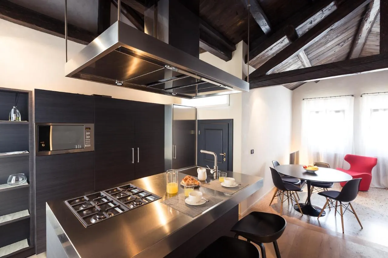 Amazing Modern Design Home, Campo Dei Mori. Wifi Venecia