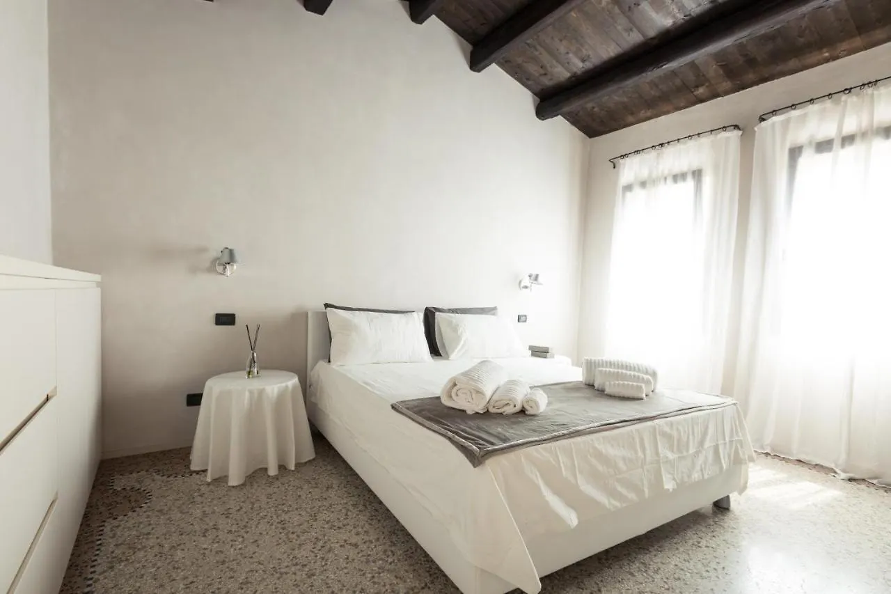 Apartamento Amazing Modern Design Home, Campo Dei Mori. Wifi Venecia